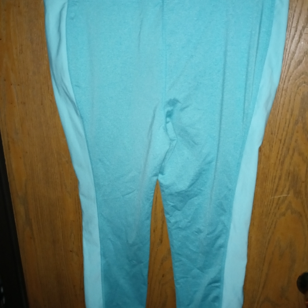 Full Beauty Sport Blue Capri Leggings Medium